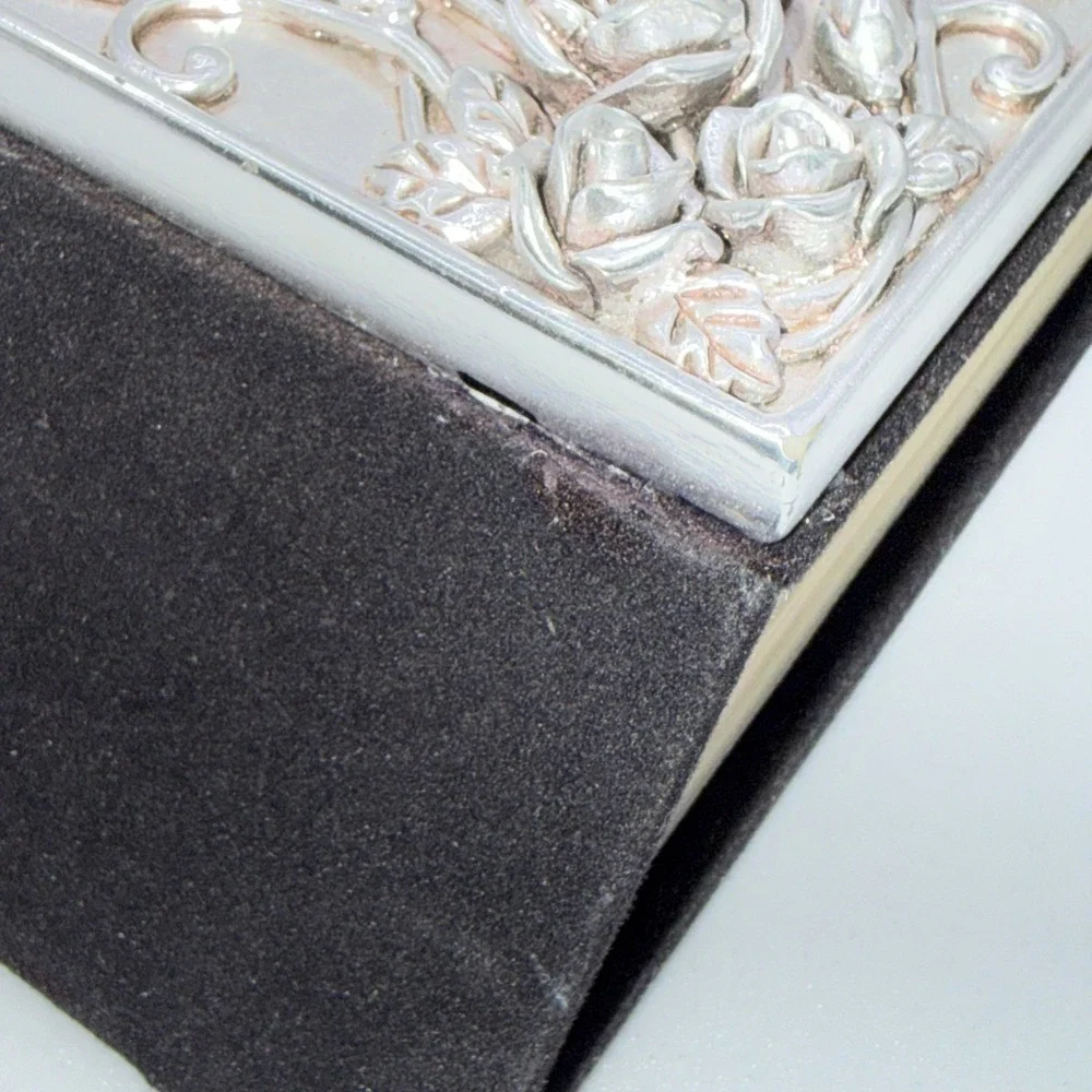 Silver Plated Photo Album 160 4x6 Slip In Photo Intricate Floral Front